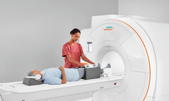 rezonans magnetyczny jarocin